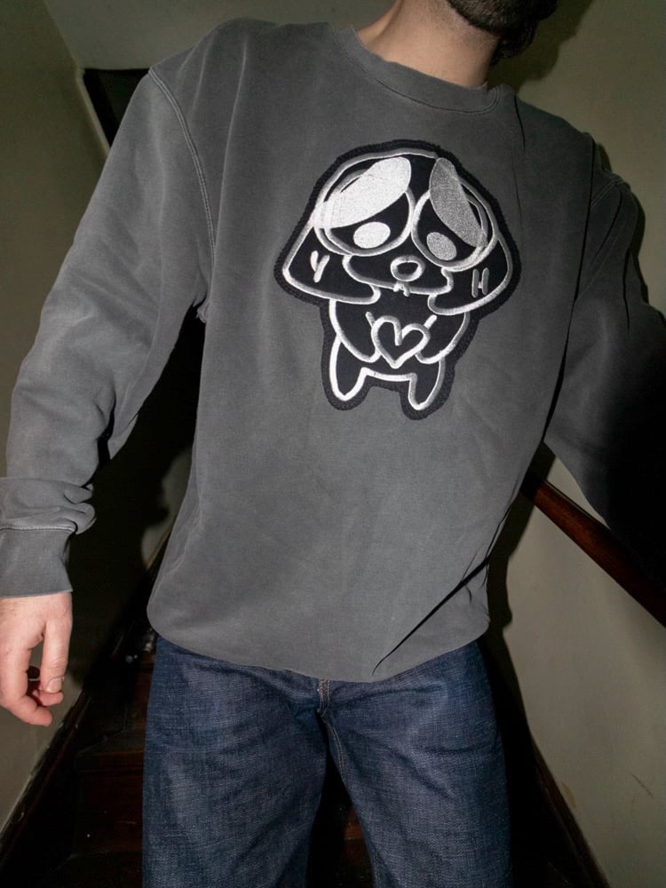 GARMENT DYED CREWNECK (GREY) Image 4