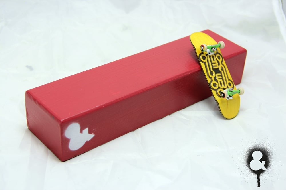 Image of Amprsnds Curb