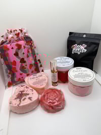Image 4 of Valentines Gift Box