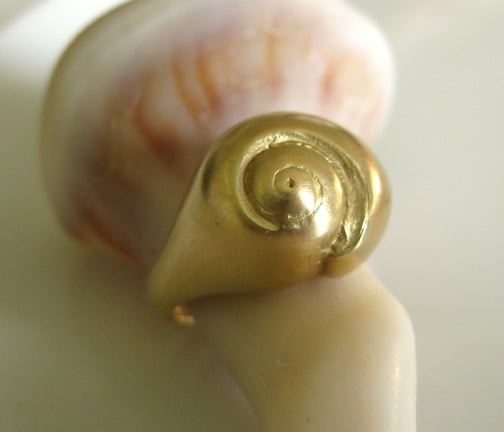 Image of Snail Shell Ring 18k