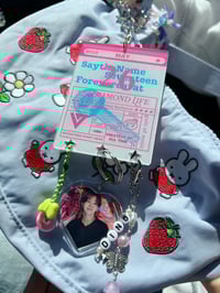 Image 1 of Forever Carat Keychain Holder