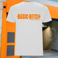 CAMISETA BASIC BITCH BLANCA