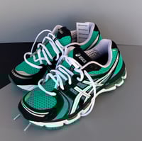 Image 1 of size: us10W uk8 eu42 cm27