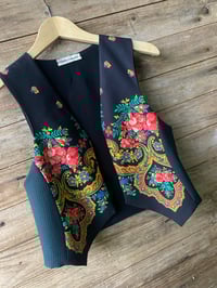 Image 4 of Chaleco feito a man. FOLIADA196. Talla XS