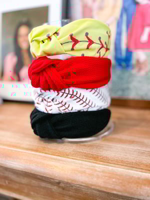 N E W SPORTS KNOT HEADBANDS