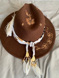 Image 4 of "Eres Hija Del Rey" Hand-Burned, Painted Panama Hat