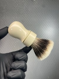 Image 4 of Cream.