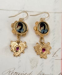 Image 1 of Pretty Chandelier Black Swan Earrings 