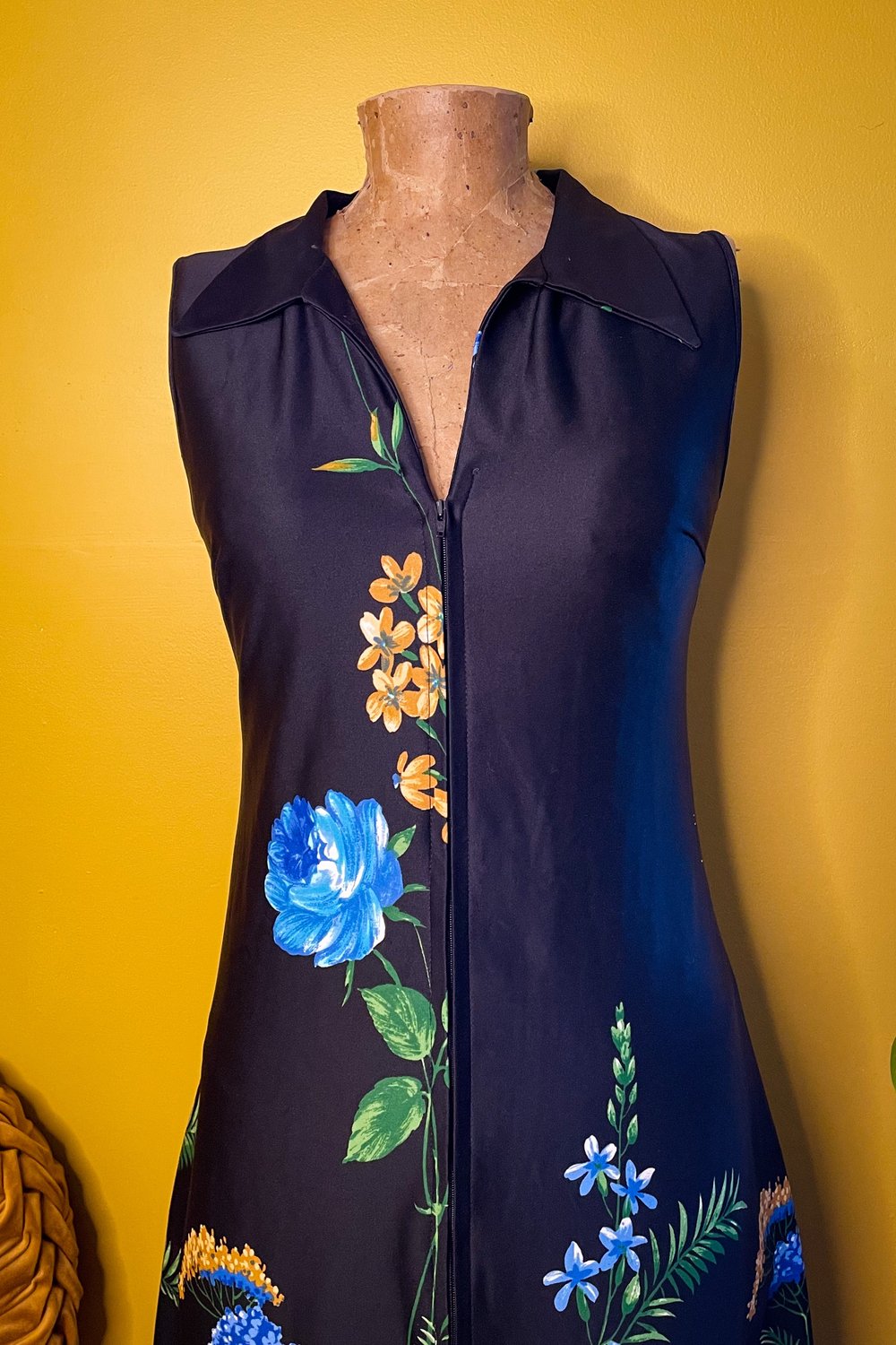 Vintage zip front maxi dress size S-M