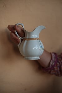 Image 5 of Milchkrug (fuer ca 1/2l) mit Blumenbemalung, Französisch