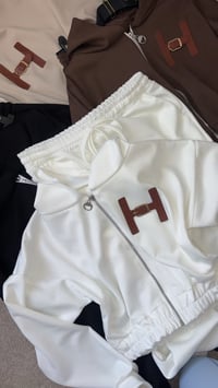 Image 2 of H 2 piece lounge set 