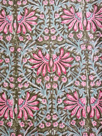 Image 4 of Namaste fabric arabesque kaki et rose