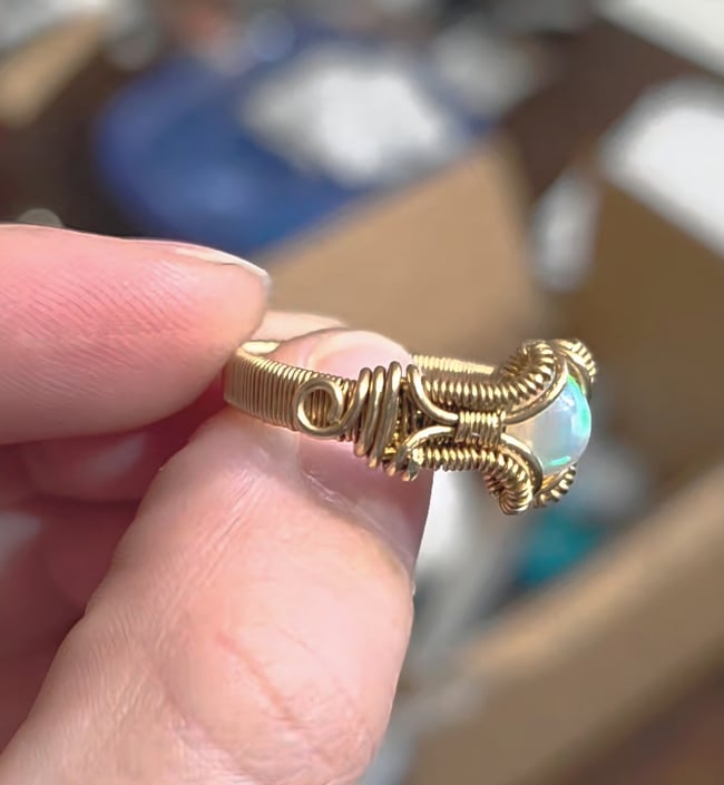 Opal Elegance bronze size 7