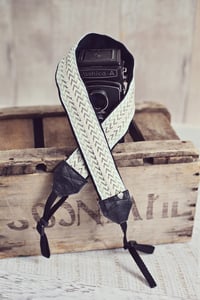 Image of chevron in mint strap