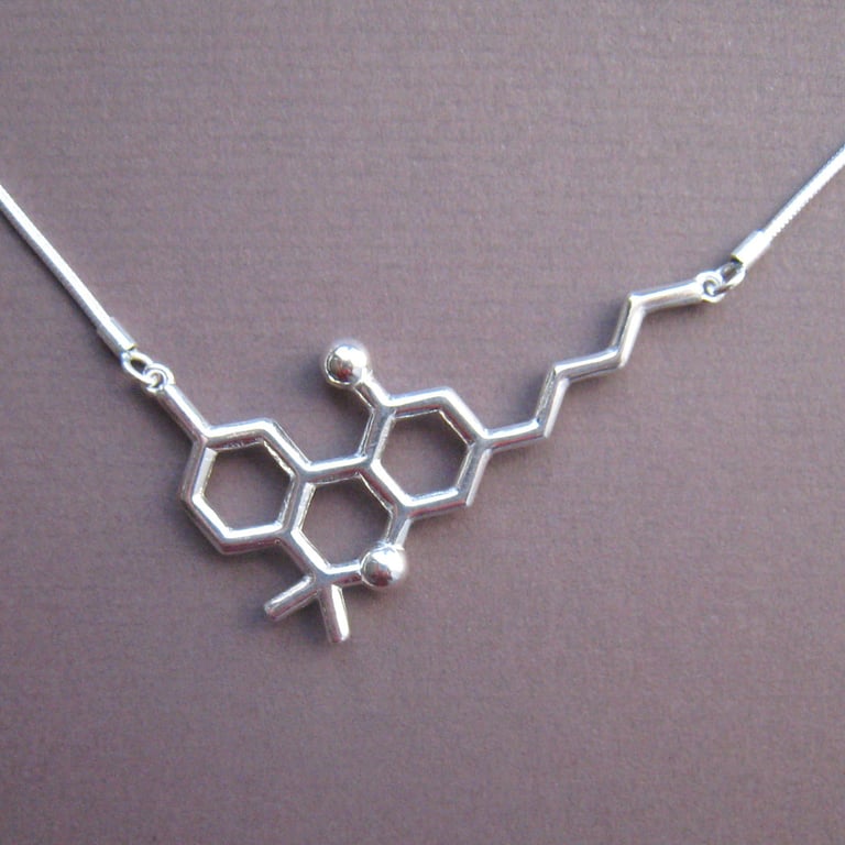 THC necklace Image 3