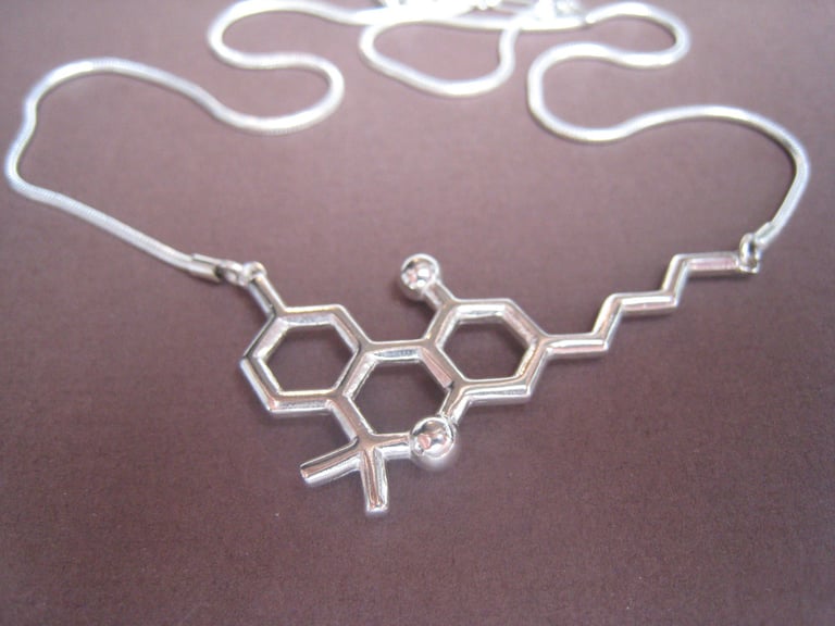 THC necklace Image 4