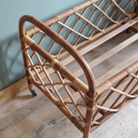 Image 4 of Lit de poupée en rotin