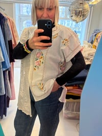 Image 14 of Daisy shirt, white (one size)