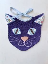 Image 9 of Cat - Bib