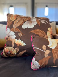 Image 4 of coussin fleur choco 🌸