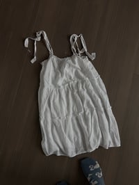 white flowing dress (sz med)