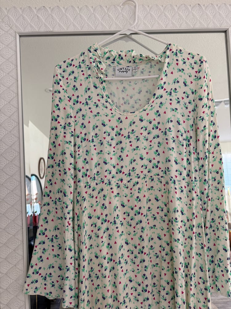 Image of Keyhole floral dress 