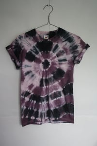 Image of HAND MADE TIE-DYE T-SHIRT. UNISEX. SIZE SMALL [8]