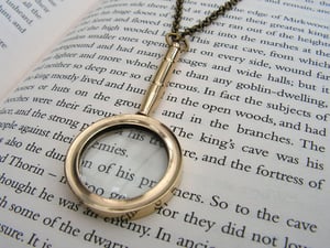 Image of magnifying necklace