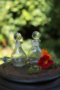 Image 1 of Öl und Essigfläschen, Glas, mit geschliffenen Kristallstöpseln