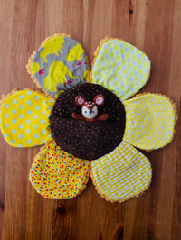 Image 3 of FLEUR SURPRISE « PETiT SOLEiL »