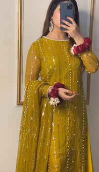 Image 5 of Mehndi Pret 