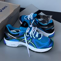Image 3 of size: size: us11 uk10 eu45 cm28.5