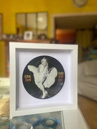 Image 4 of Elton John : Candle In The Wind, Framed 7" Picture Disc featuring Marilyn Monroe