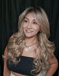 Image 4 of Peluca LA BELLA Rubia