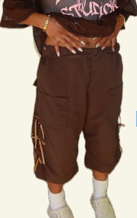 Image 4 of tied up shorts-umber 