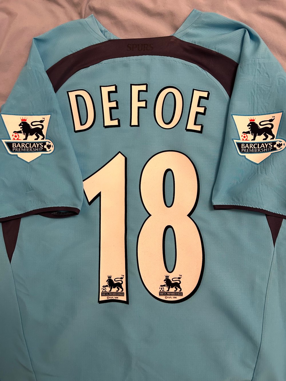 Image of Tottenham Hotspur “DEFOE 18” 2006/07 Away Shirt + PL patches (L)