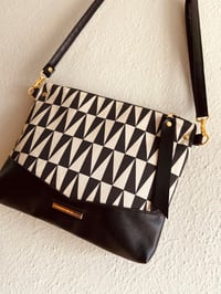 Image 4 of Black & cream triangle crossbody 