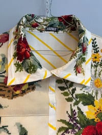 Image 2 of The yellow flower 🌼 jacket (l/xl)