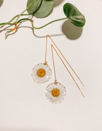 Image 2 of Gold Daisy Threads