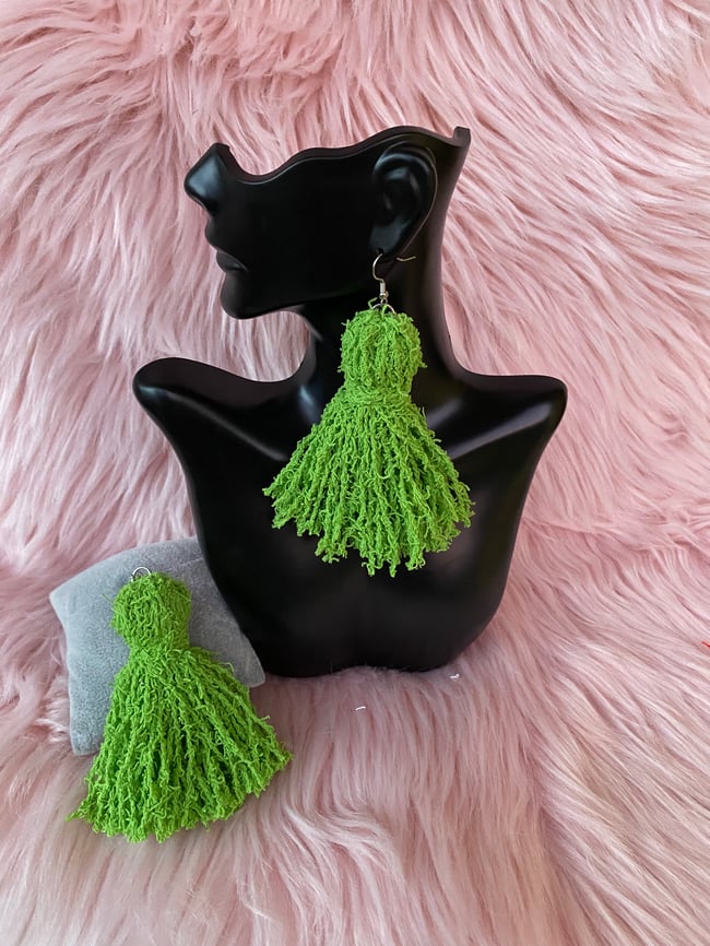 Short Tassel Earrings Solid Colors (Cotton)