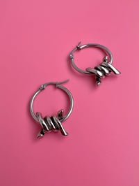 Image 3 of MINI BASIC BARBED WIRE HOOPS 