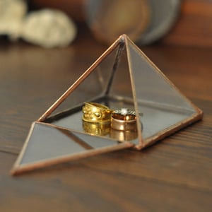 Image of Glass Pyramid Display Box, small