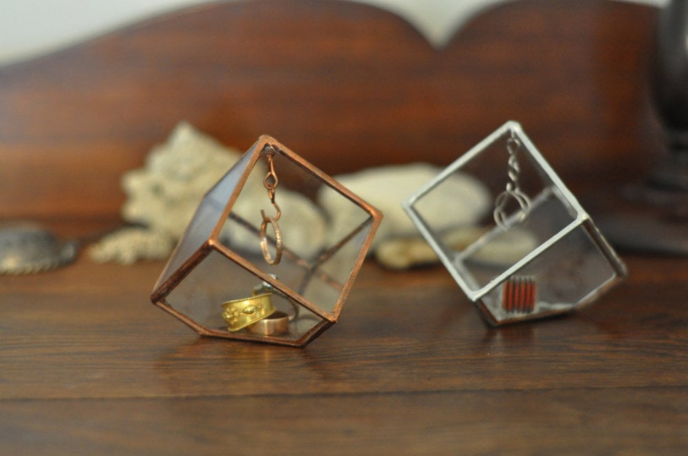 Image of Glass Ring Holder / Display Box