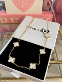 Image 5 of Clover necklace 