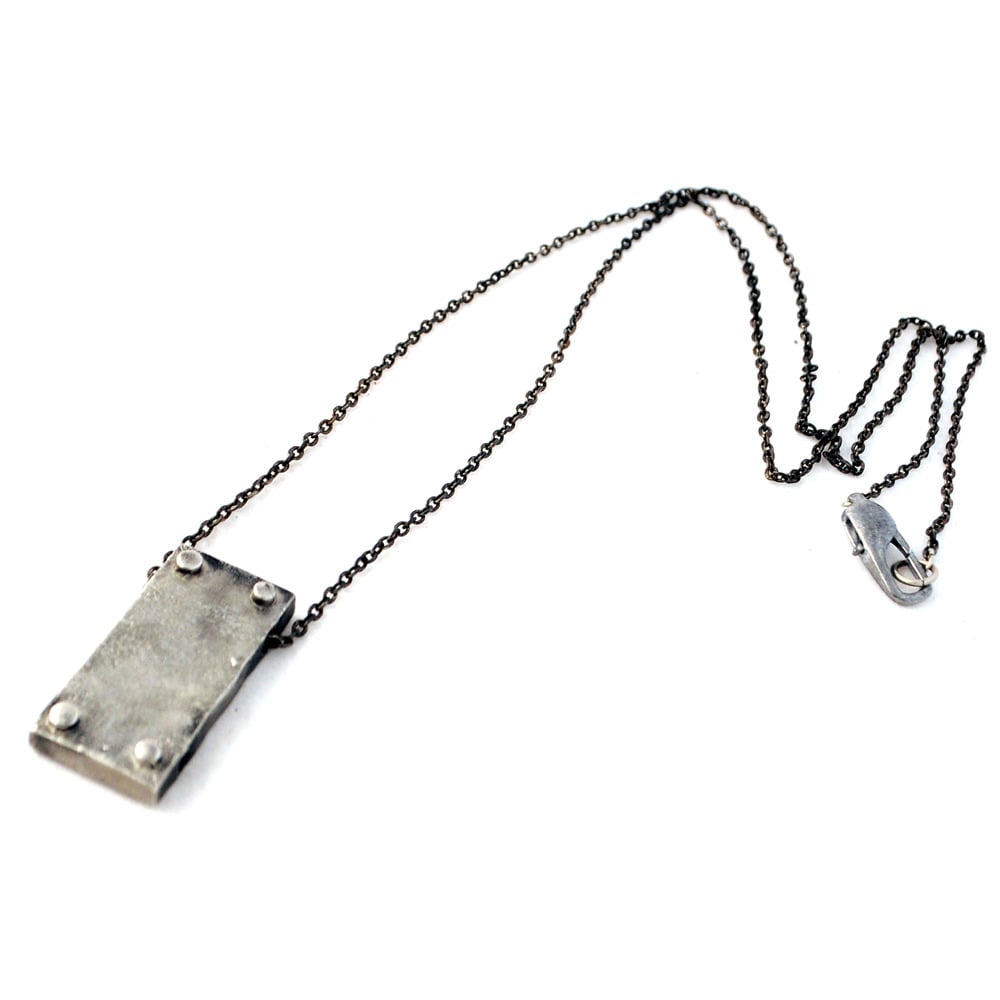 Image of small vertical necklace