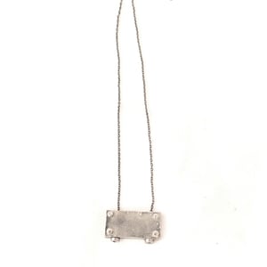 Image of small horizontal necklace