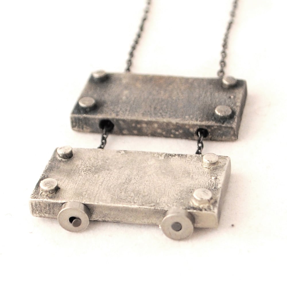 Image of small horizontal necklace double