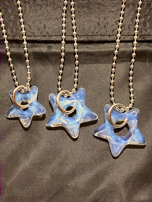 Image of opaline stars