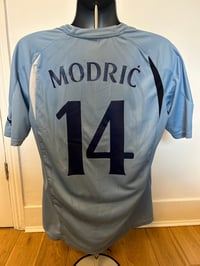 Image 2 of Tottenham Hotspur “MODRIĆ 14” 2010/11 Away Cup Shirt (L)