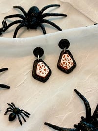 Spooky Spiderweb Drops